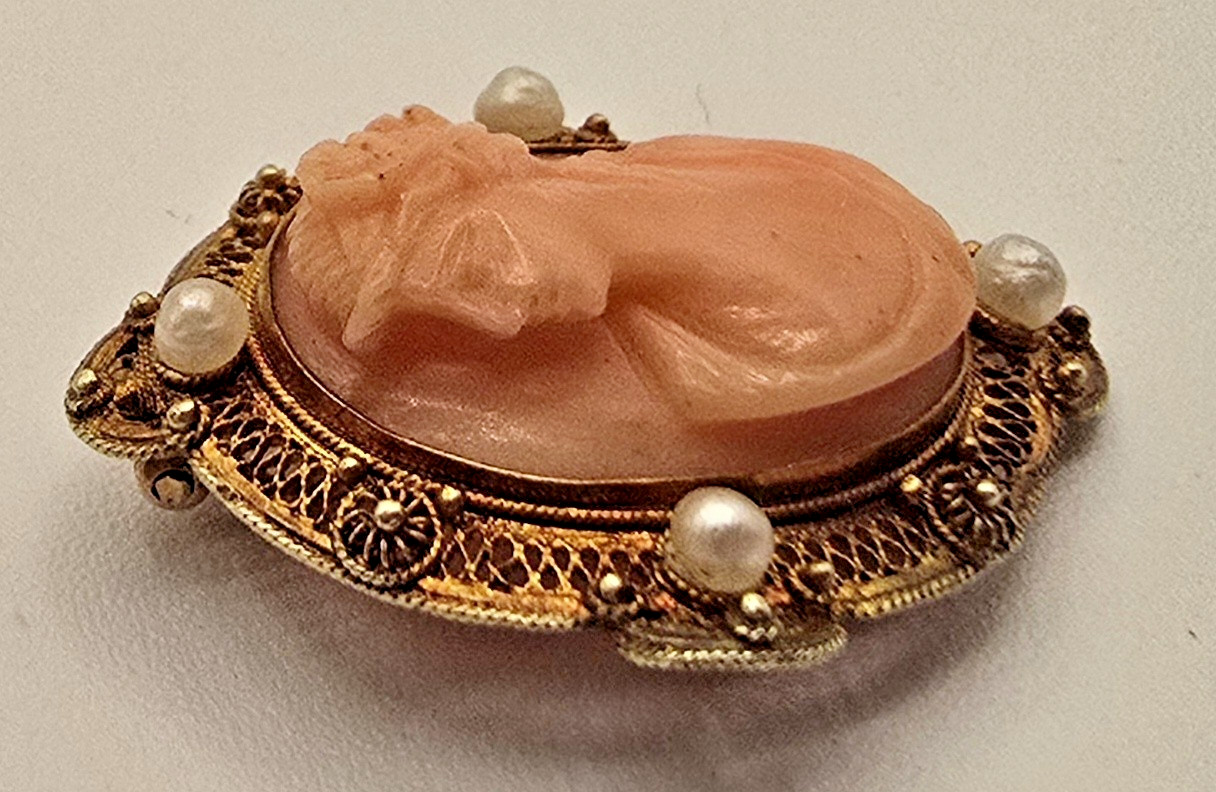 18K Gold Granulated Filigree Frame With High Relief Etruscan Revival Cameo