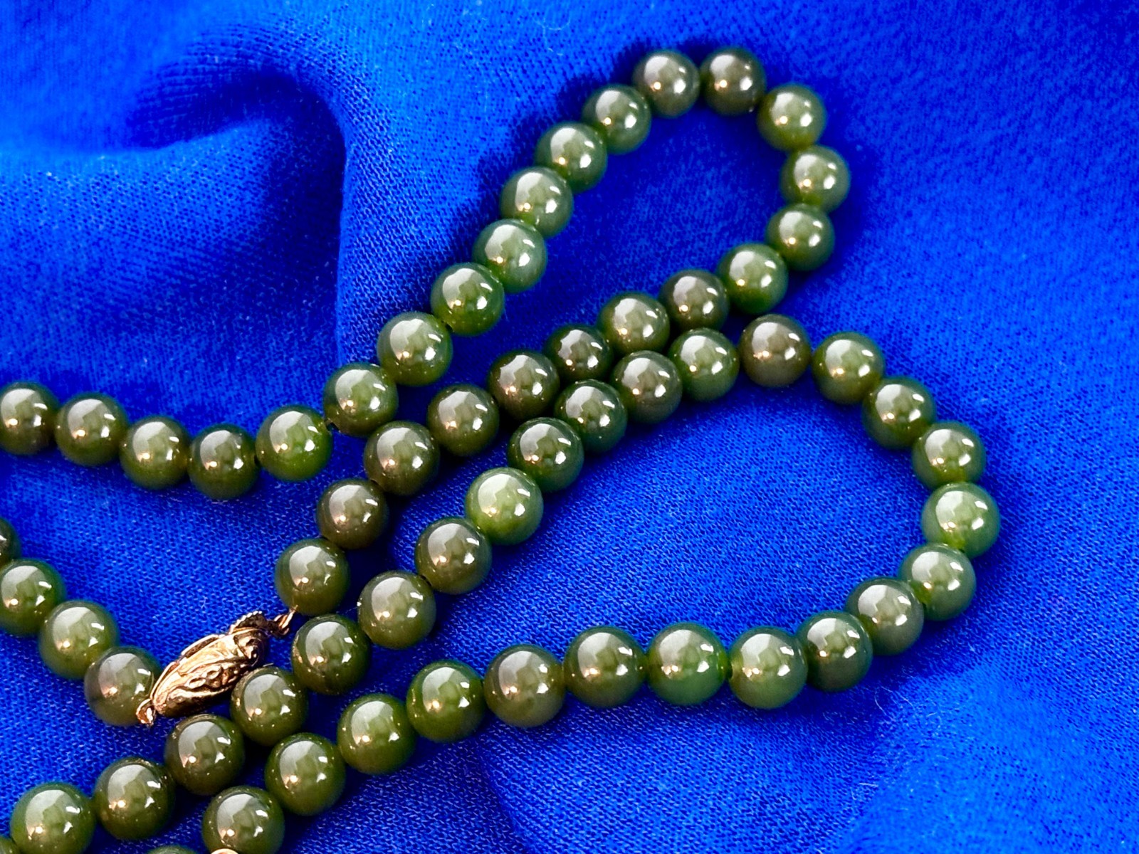 Vintage 32” Jade Bead Necklace 2” Hand-Carved Jade Pendant Taiwan 1960s
