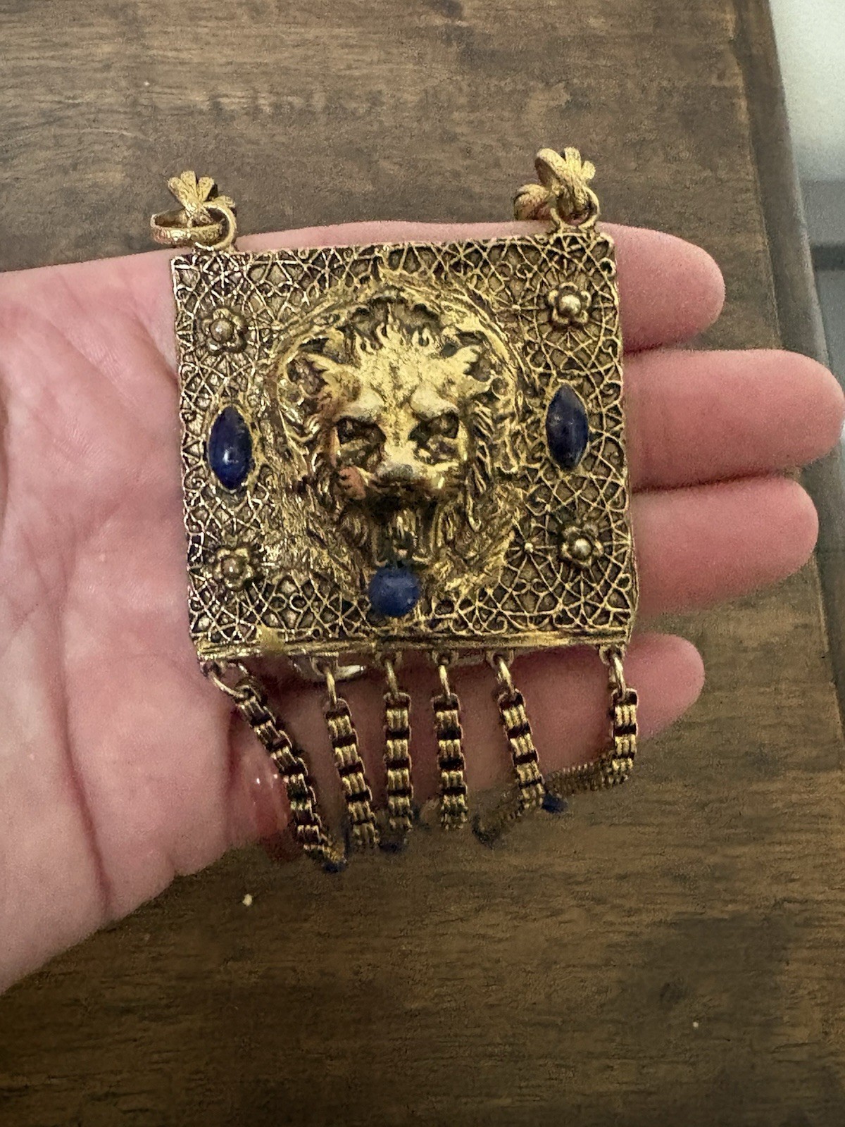 EDLEE Lion Necklace Vintage Gold Chain Blue Eyes Dangle Tassel Estate Jewelry