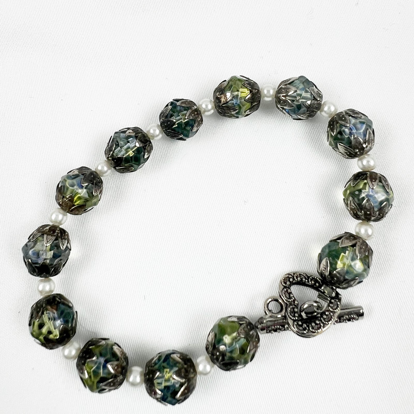 Soft Green Faceted and Pearl Bead Bracelet Toggle Clasp