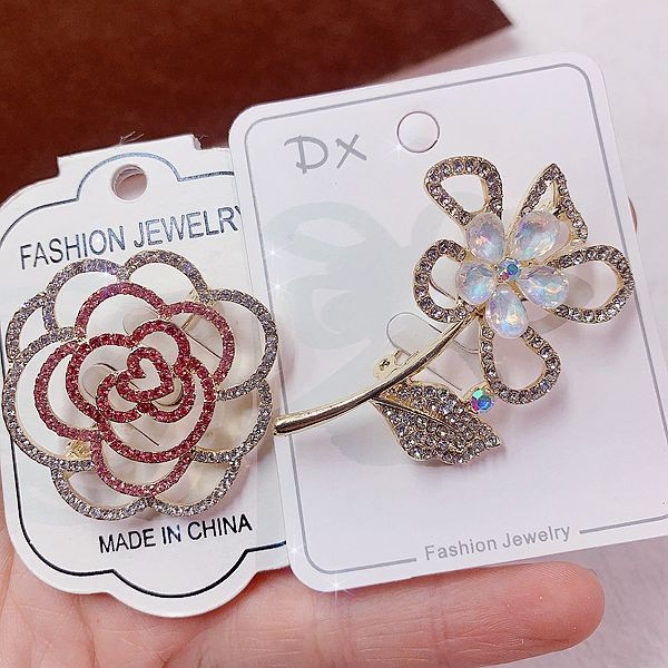 20Pcs Wholesale Brooch Pins Lot Random Rhinestone Crystal Flower Scarf Buckle