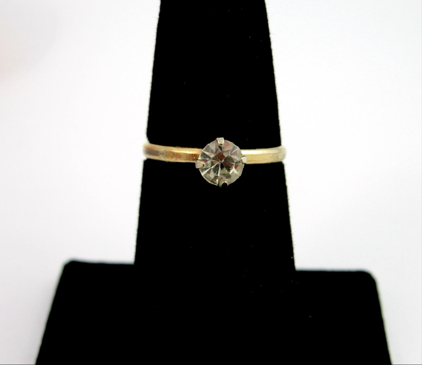 SOLITAIRE Clear Rhinestone RING Vintage Round Chaton Goldtone Shank Sz 7 Costume