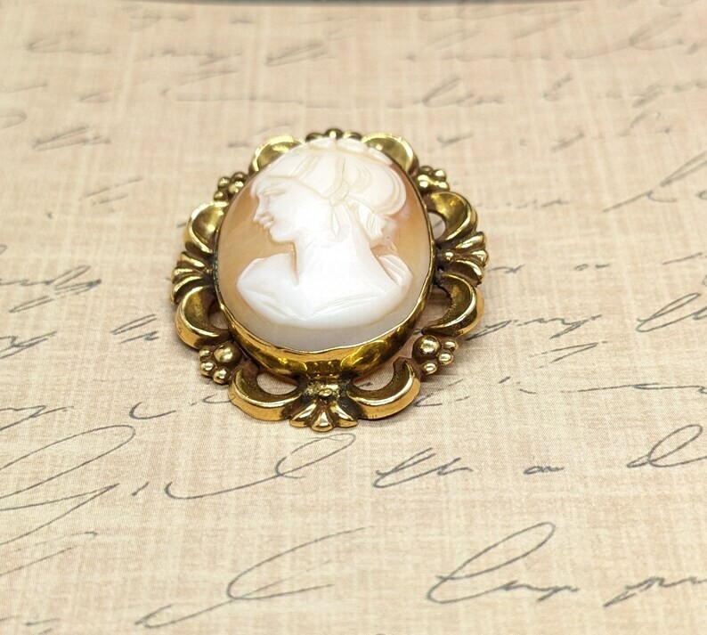 Vtg Carved Shell Cameo Pendant Gold Filled Left Facing Lady Brooch Pendant