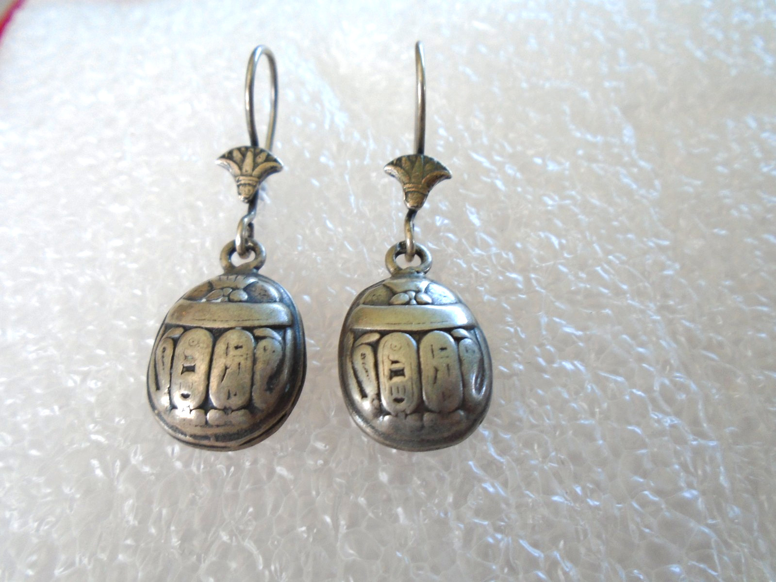 VINTAGE STERLING SILVER EGYPTIAN HEIROGLYPHICS SCARAB BEETLE DANGLE EARRINGS