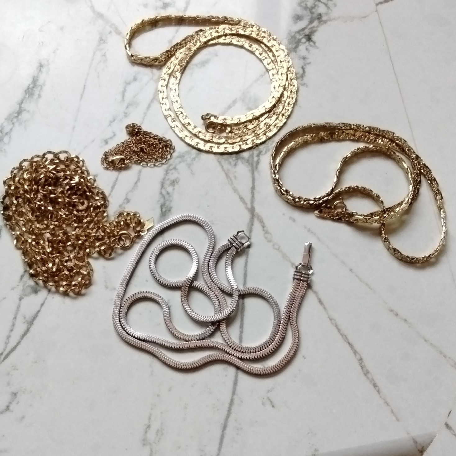 Mixed Lot Unisex Metal Chain Necklaces Gold & Silver Tone. Sarah Coventry, Monet