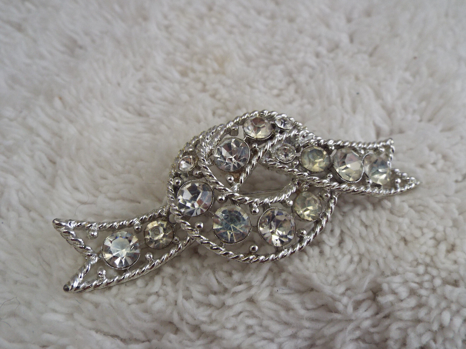 Silvertone Rhinestone Pin (D35)
