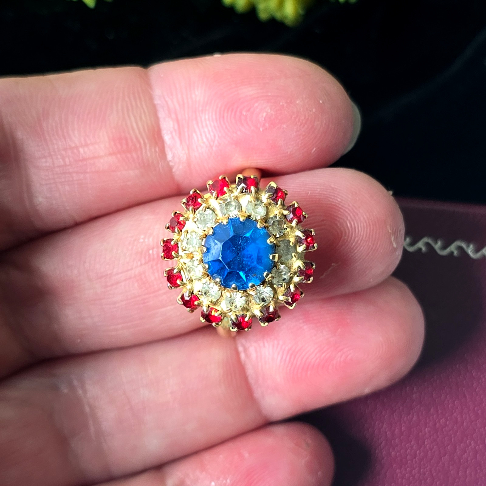 Vintage Gold Tone Blue Red White Glass Rhinestones Costume ring sz 8 Adjustable