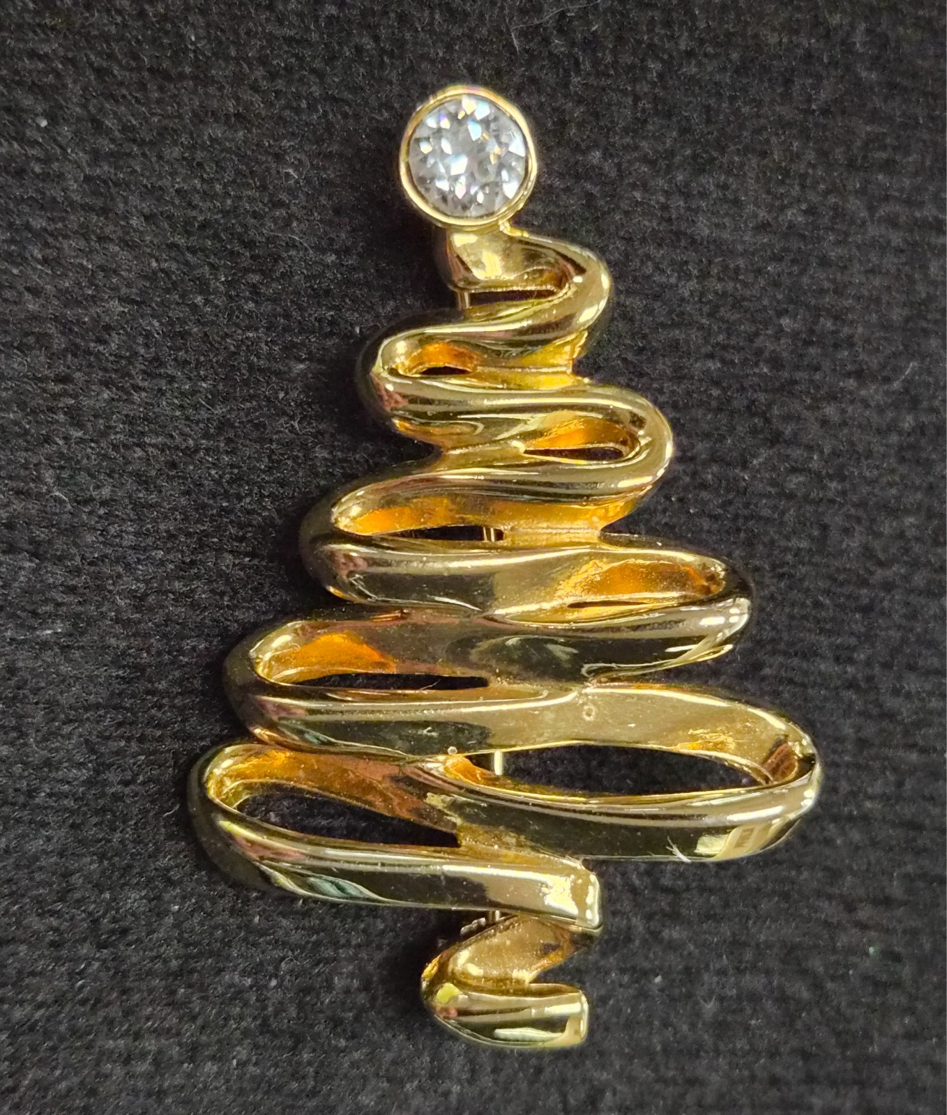 Vintage 90’s Signed ANNE KLEIN Gold Tone Ribbon Christmas Tree Pin / Brooch