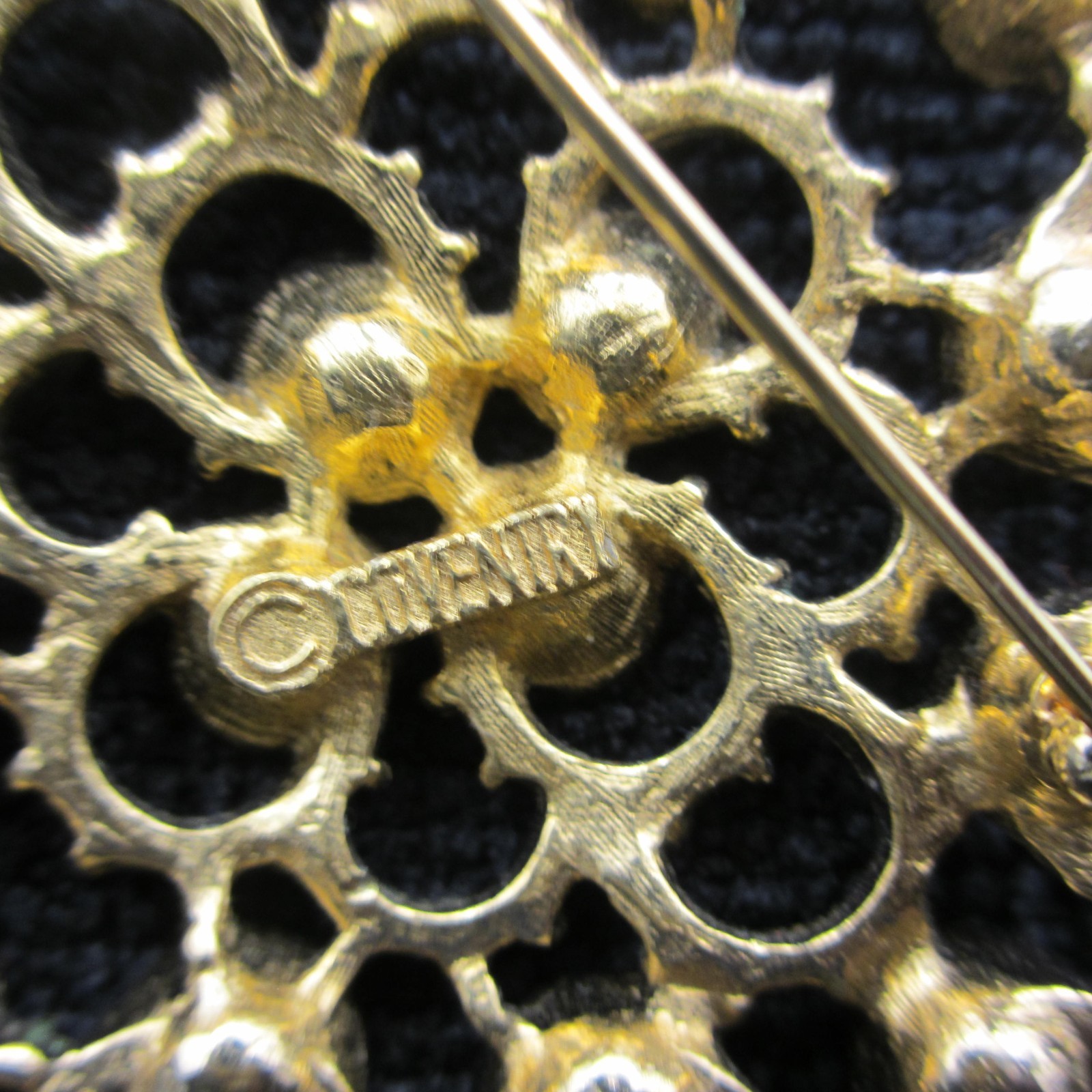 Vintage Sarah Coventry Brooch Rhinestone Filigree Austrian Lites
