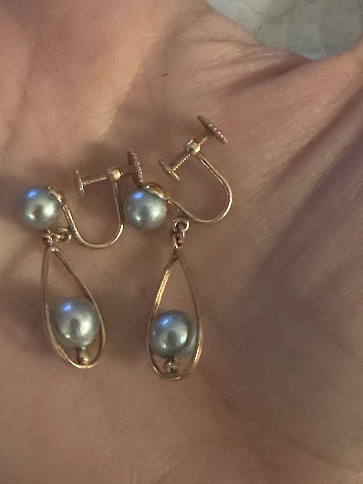 Vtg 14k Gold Blue Grey Pearl Earrings