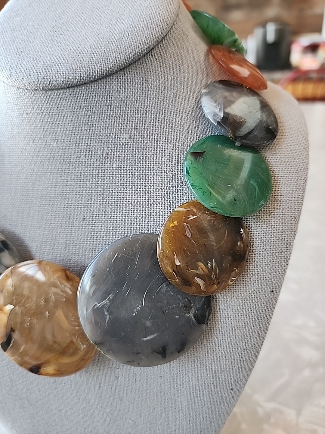 Vintage Lucite Round Flat Graduated Bead Necklace Multicolor Disc 21 in. Light