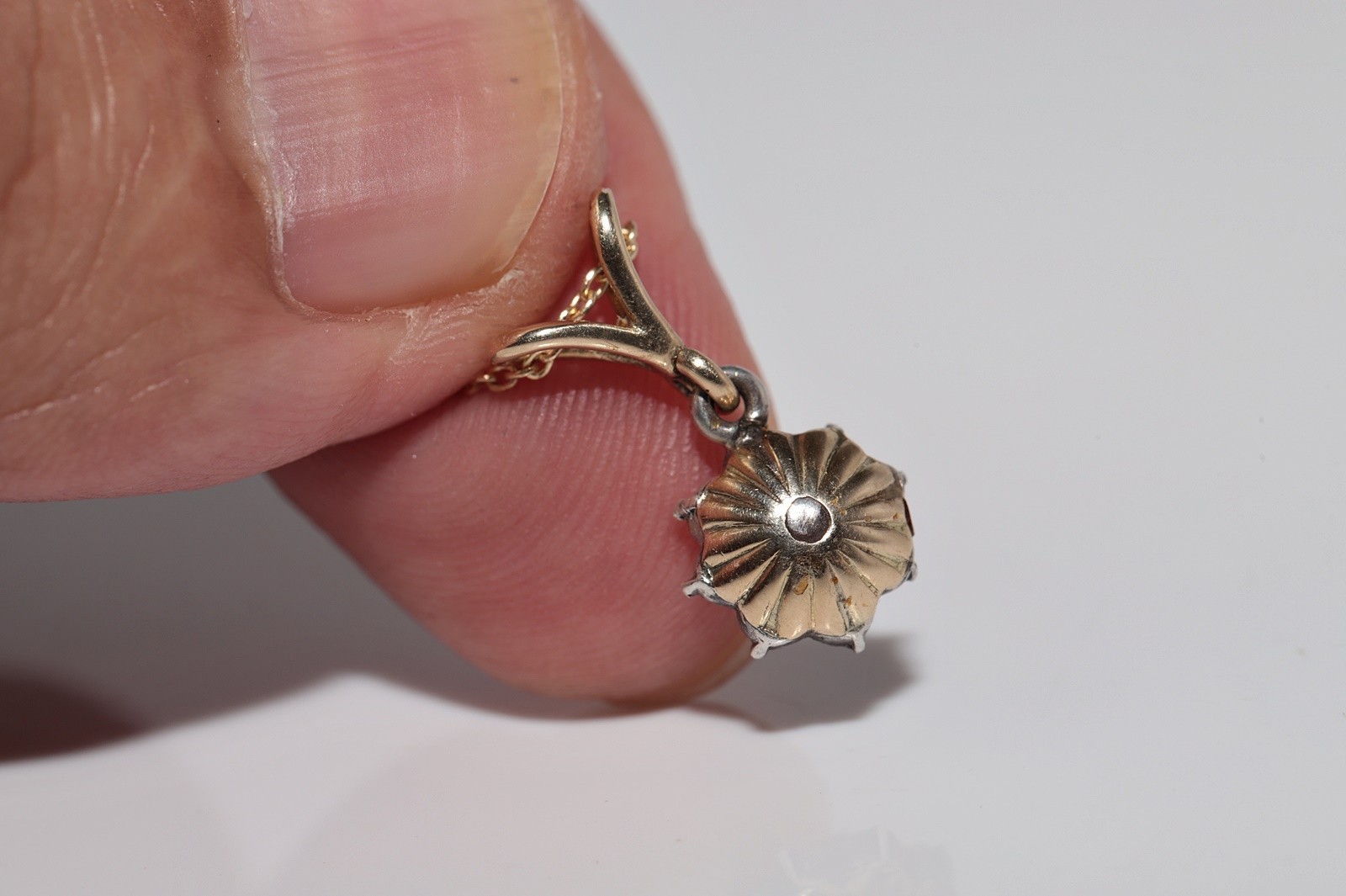 Antique Circa 1900s 18k Gold Top Silver Natural Rose Cut Diamond Necklace
