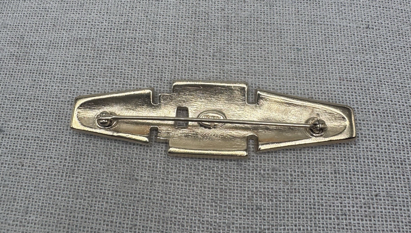 Vintage 80s Trifari Gold Tone Black & Green Swirl Enamel Brooch Pin