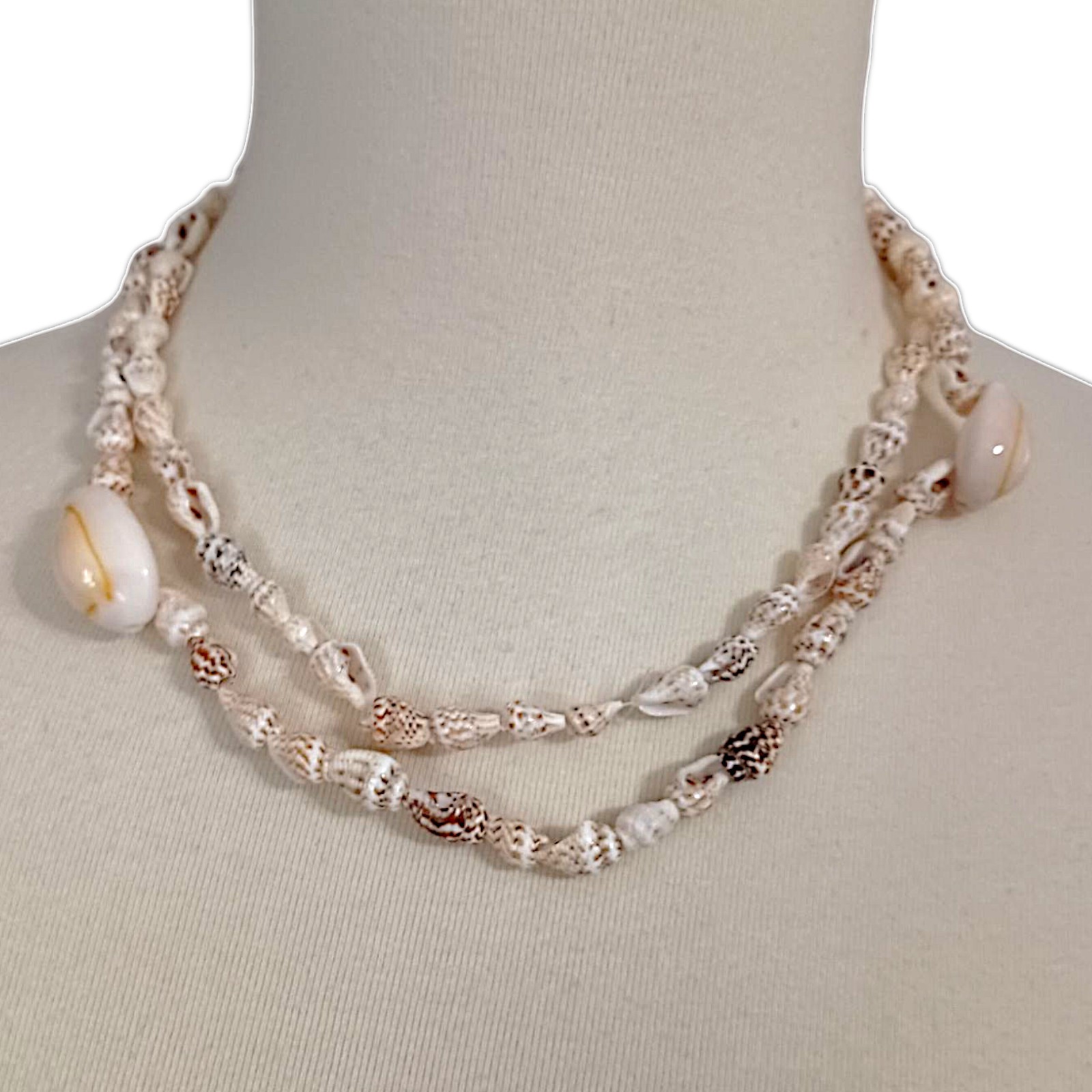 Vintage Cowrie Momi Shell Necklace Strand Hawaiian Lei Beachy Coastal Tropical
