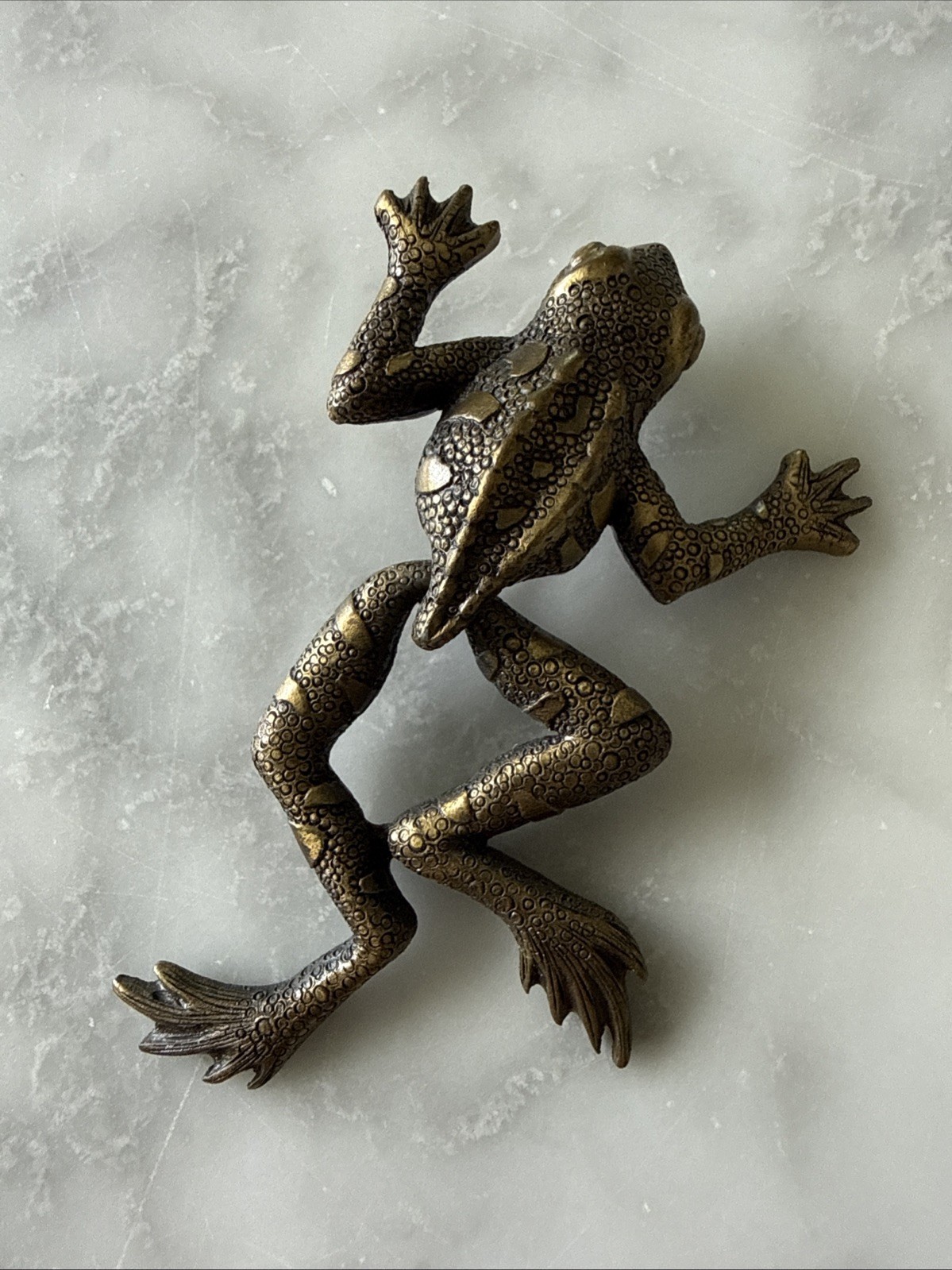 Vintage Bronze Color JJ Jonette Tree Frog Brooch Pin with Moving Legs Jewelry