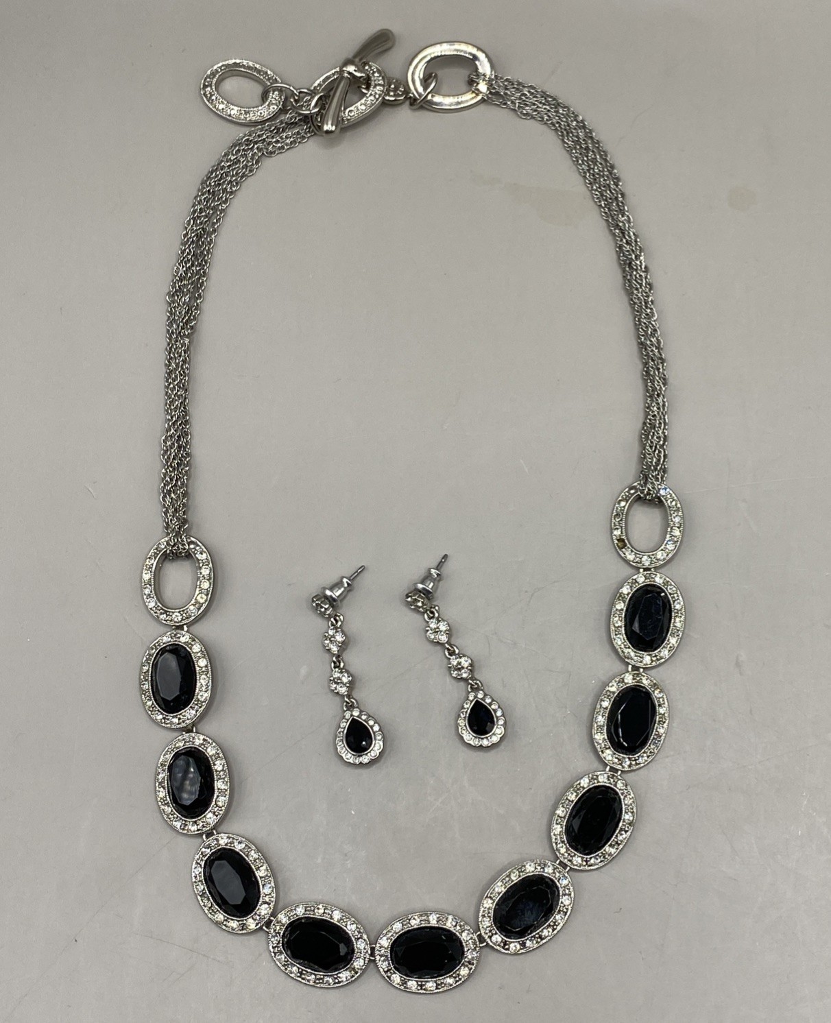 SPARKLE VTG Monet Necklace Earrings Set Black Glass Rhinestones SilverTone Chain