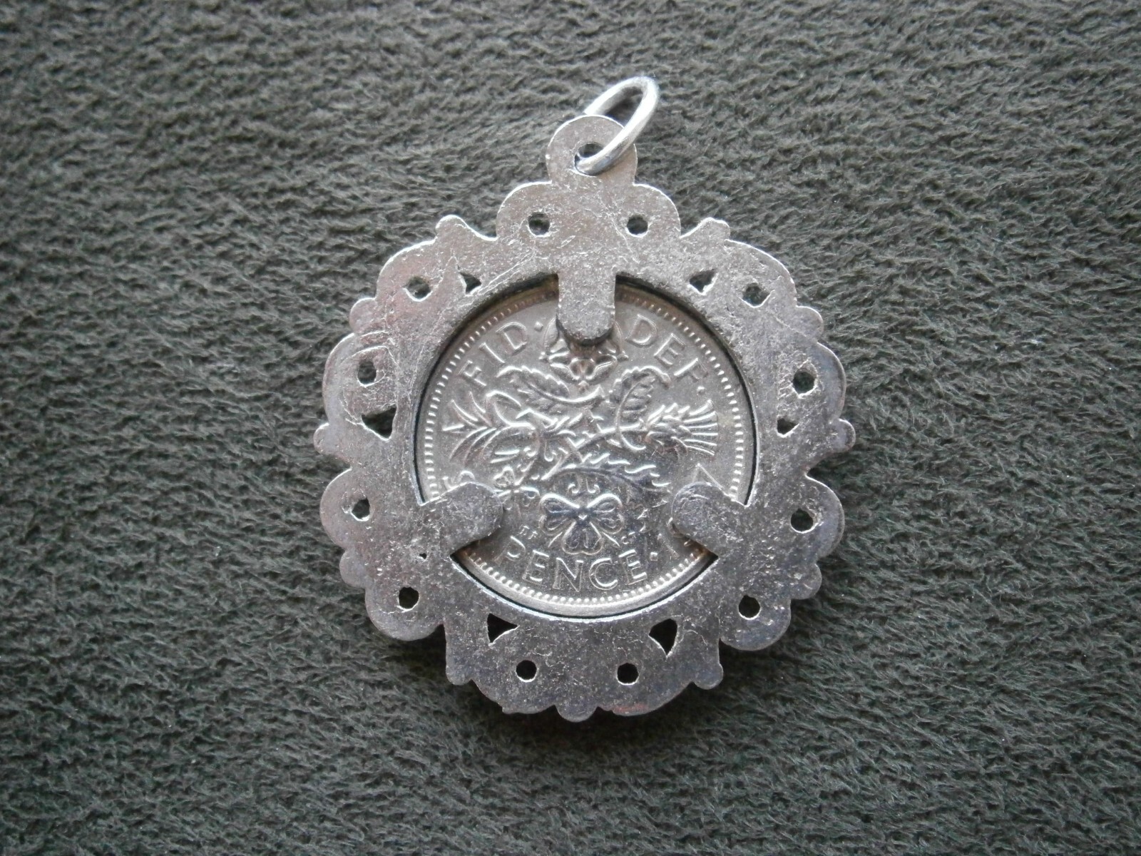 Queen Elizabeth II Vtg Shiny Sixpence Coin in Ornate Silvertone Mount 6.2g