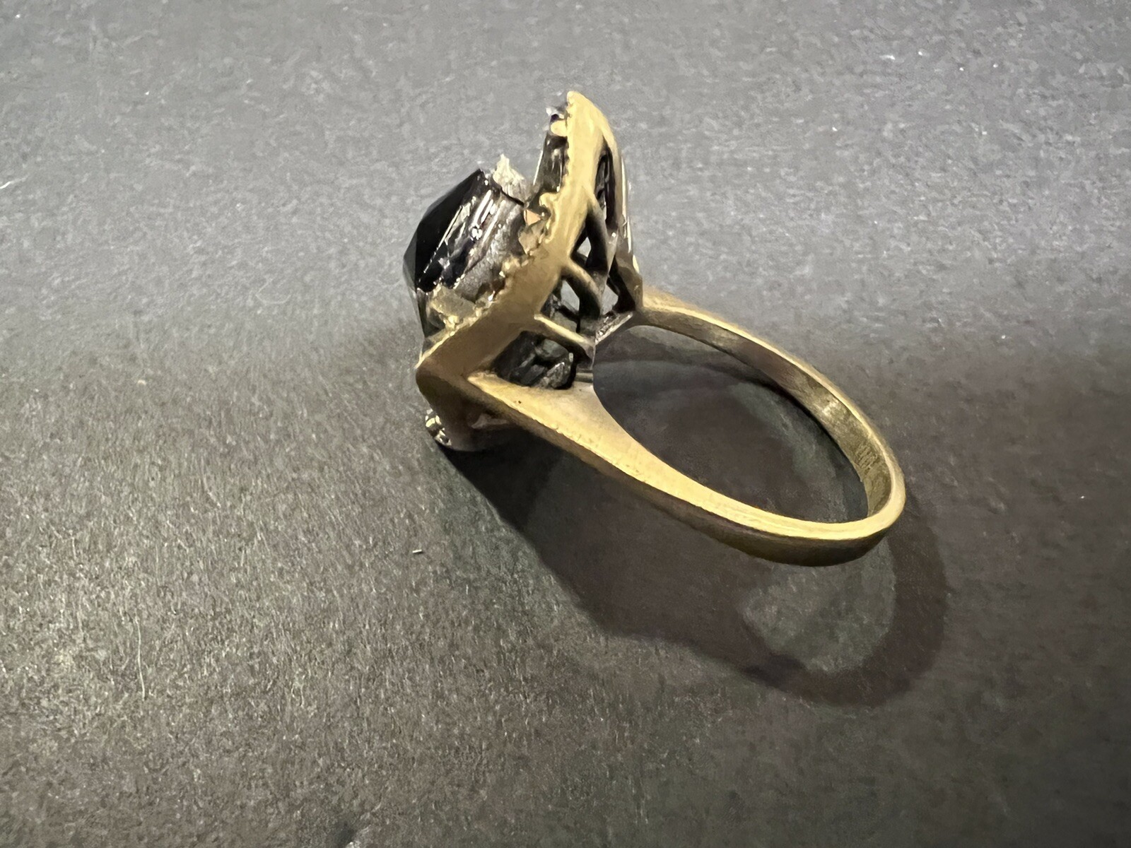 Vtg RETRO Mid-Century Brass Gold Tone Black Glass Rhinestone Ring Sz 10 Womens