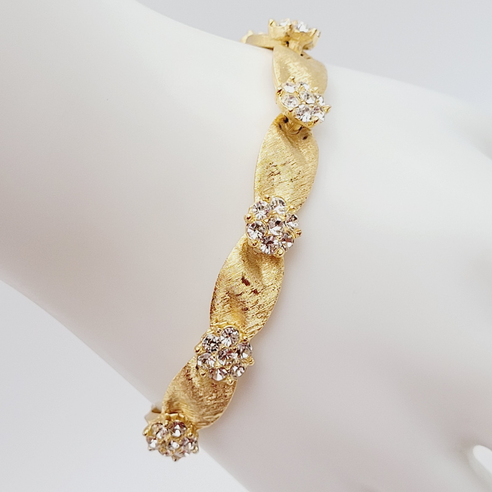 Crown Trifari April Birthday Series Ribbon Flower Clear Rhinestone Link Bracelet