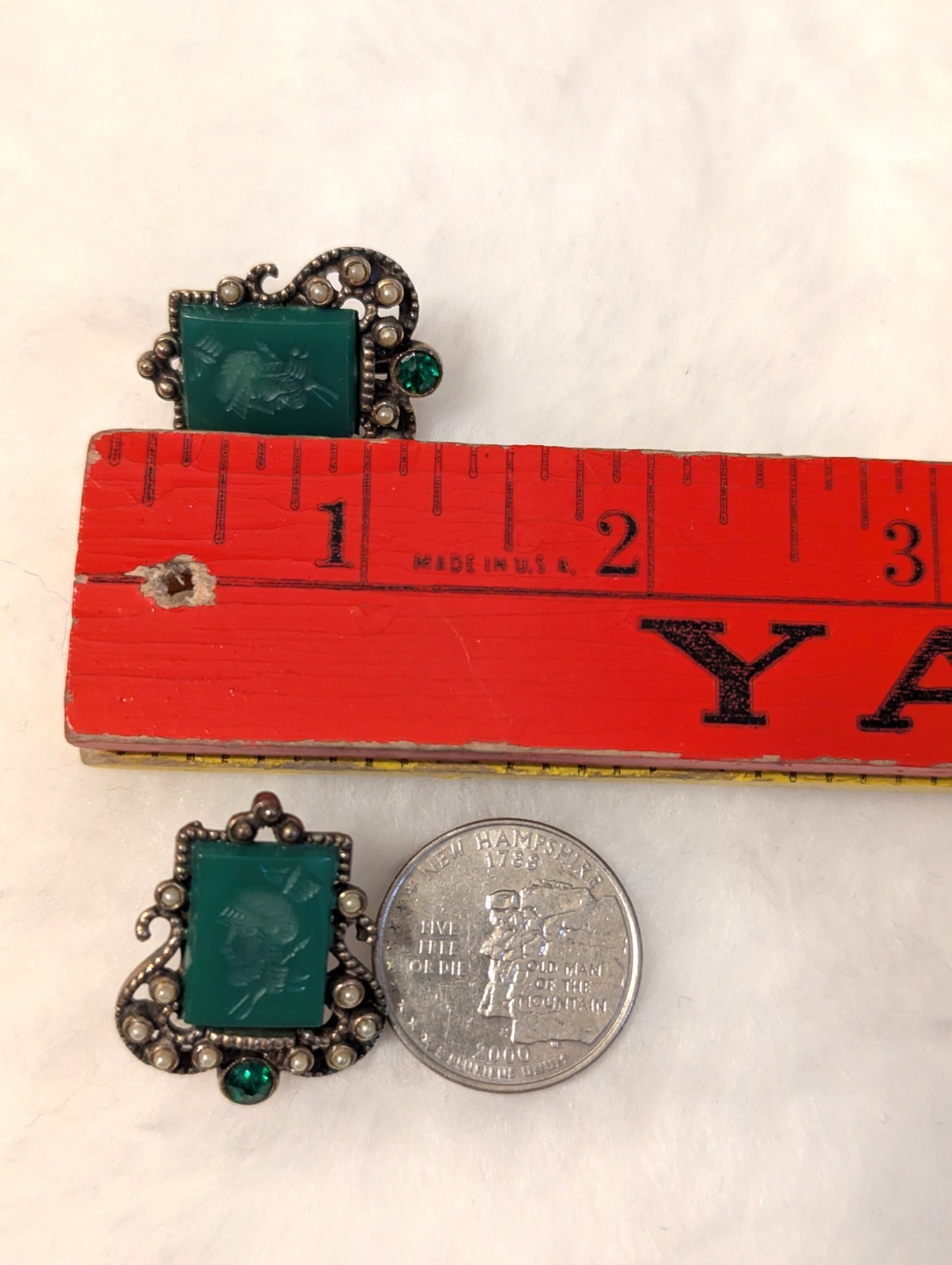 Vinatge Roman Intaglio Soldier Cameo Screwback Earrings Onyx Green