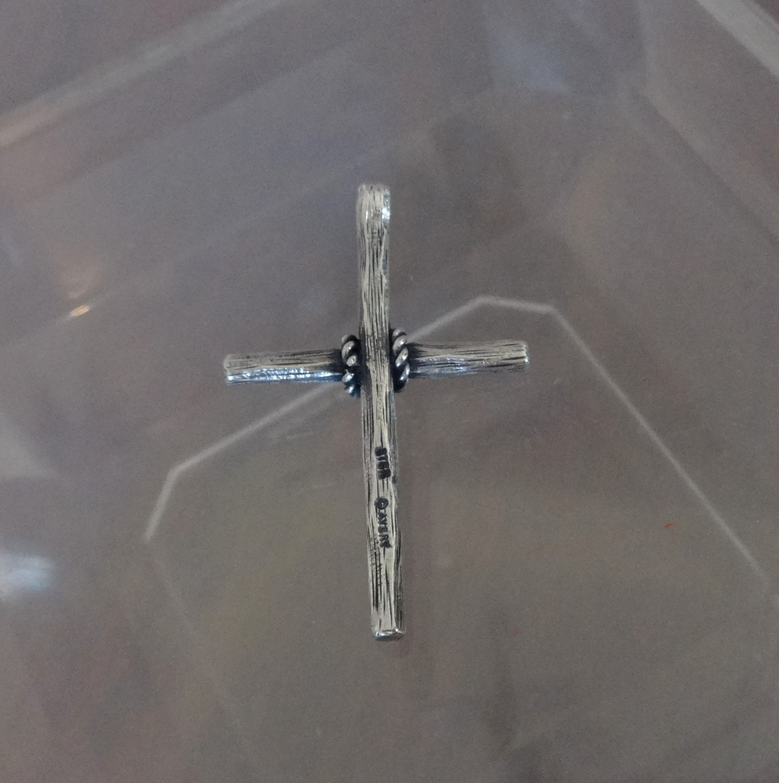 Beautiful Retired Vintage James Avery Sterling Silver Old Rugged Cross Pendant