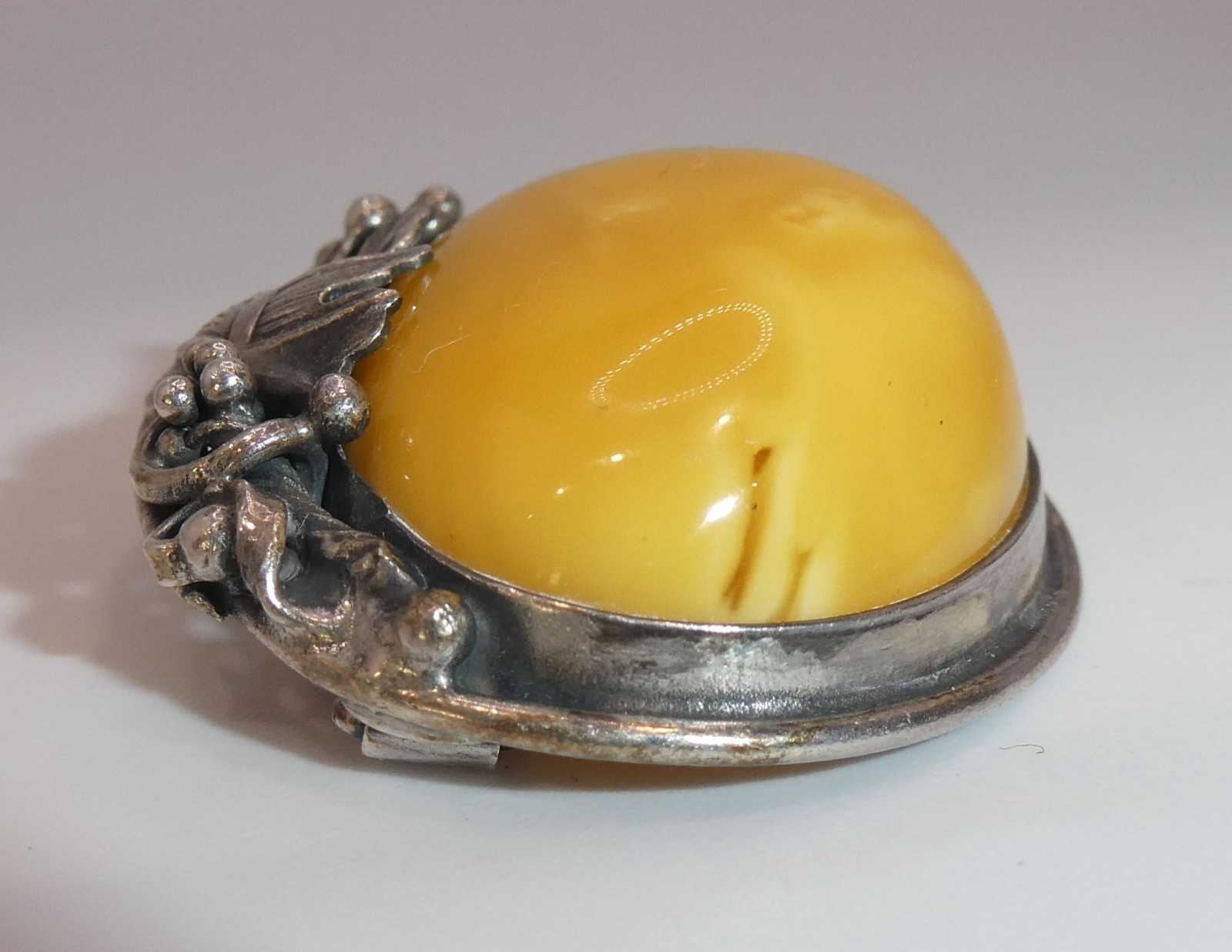Vtg Art Nouveau Sterling Silver Cabochon Butterscotch Egg Yolk Amber Brooch Pin