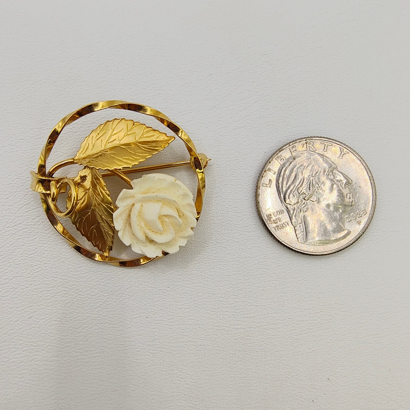 Vintage Karen Lynne Round Rose Brooch Pin 12K Gold Filled Carved Resin Signed