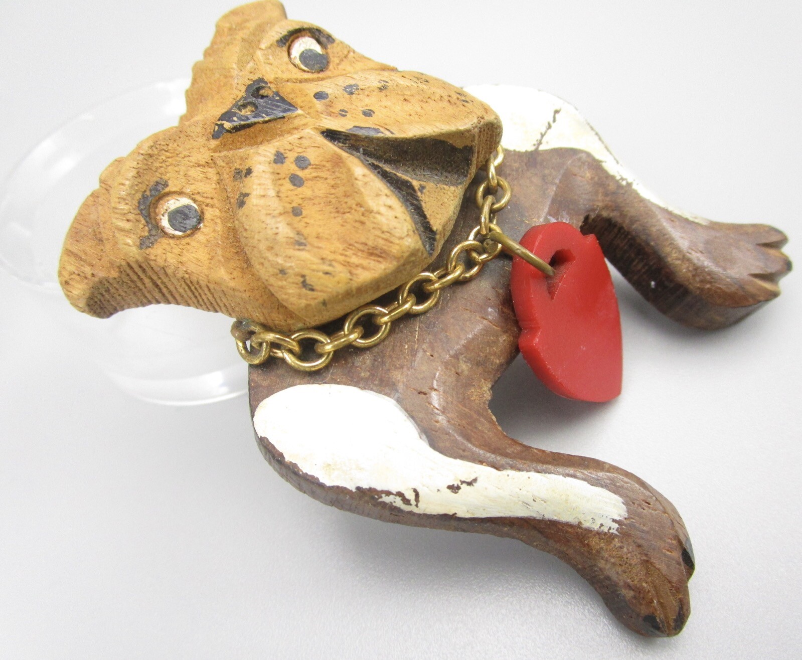 CHARMING VINTAGE “BAKELITE ERA” WOOD & CELLULOID BULLDOG W/ DOG TAG BROOCH PIN