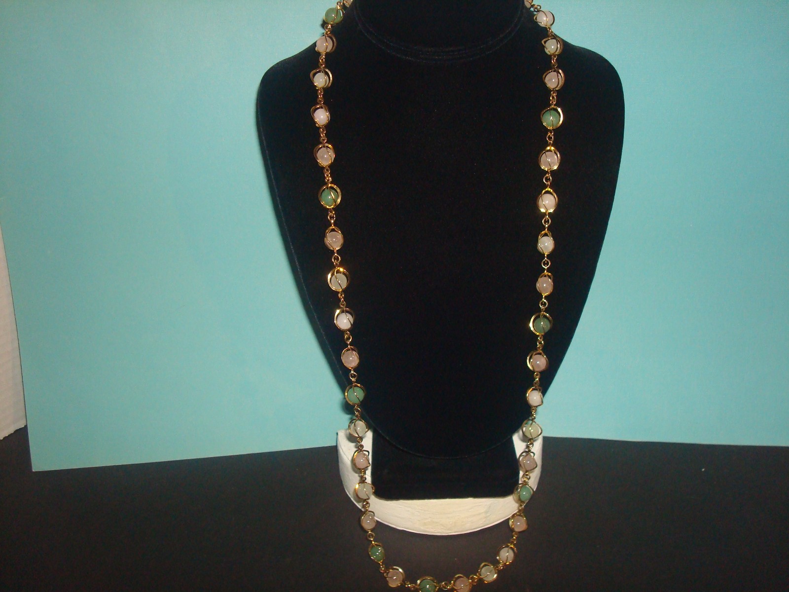 VINTAGE SEMI PRECIOUS GEMSTONE NECKLACE WIRE WRAP/CAGED PASTEL PINK,GREEN, 33″L