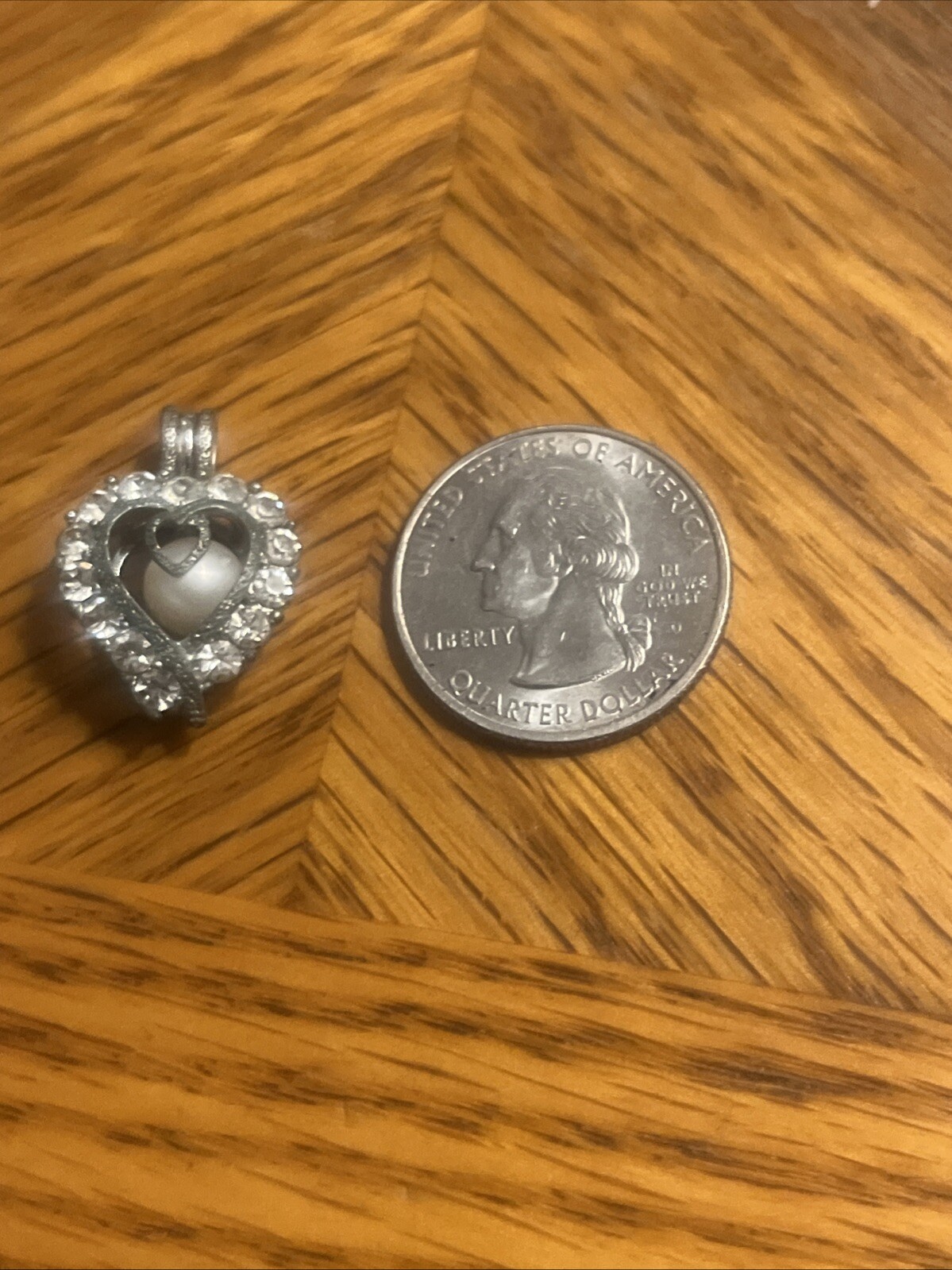 Beautiful Antique Vintage Pendant With Gem Stones & Pearl Opens See Pics & Read