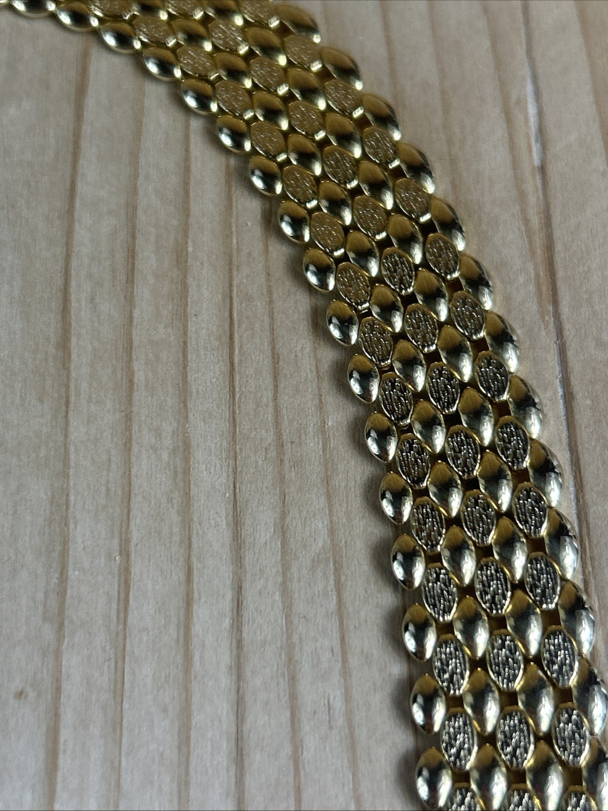 Chain Collar Necklace 17” Gold Tone 7 Layer Mesh Design Smooth Textured