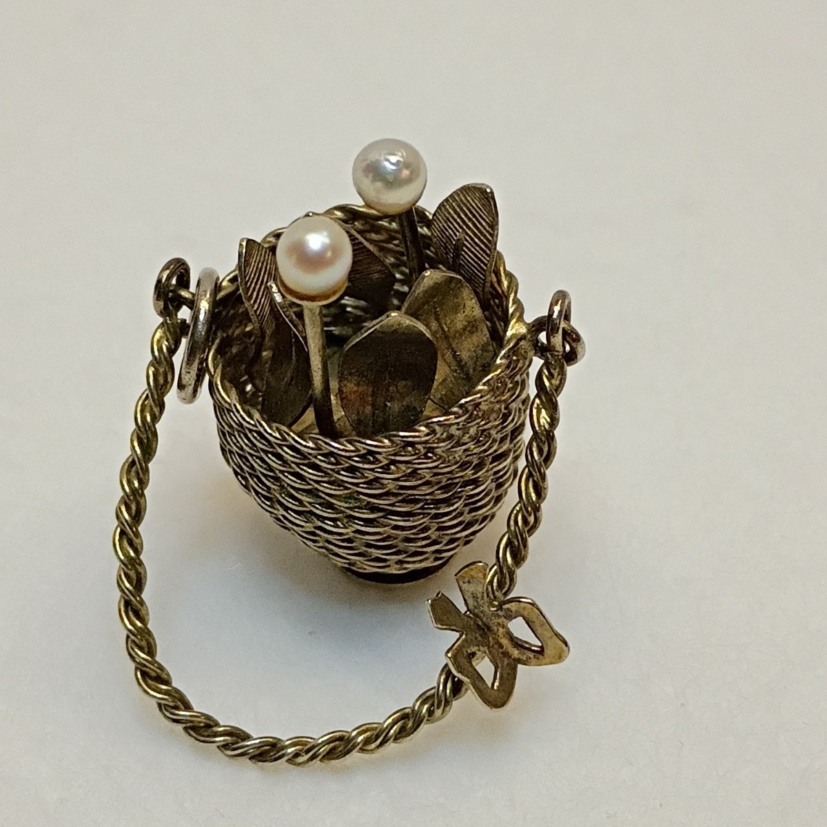 Vtg Wells Sterling Flower Basket Charm 3D Pearl Flowers Leaves Handle Bow