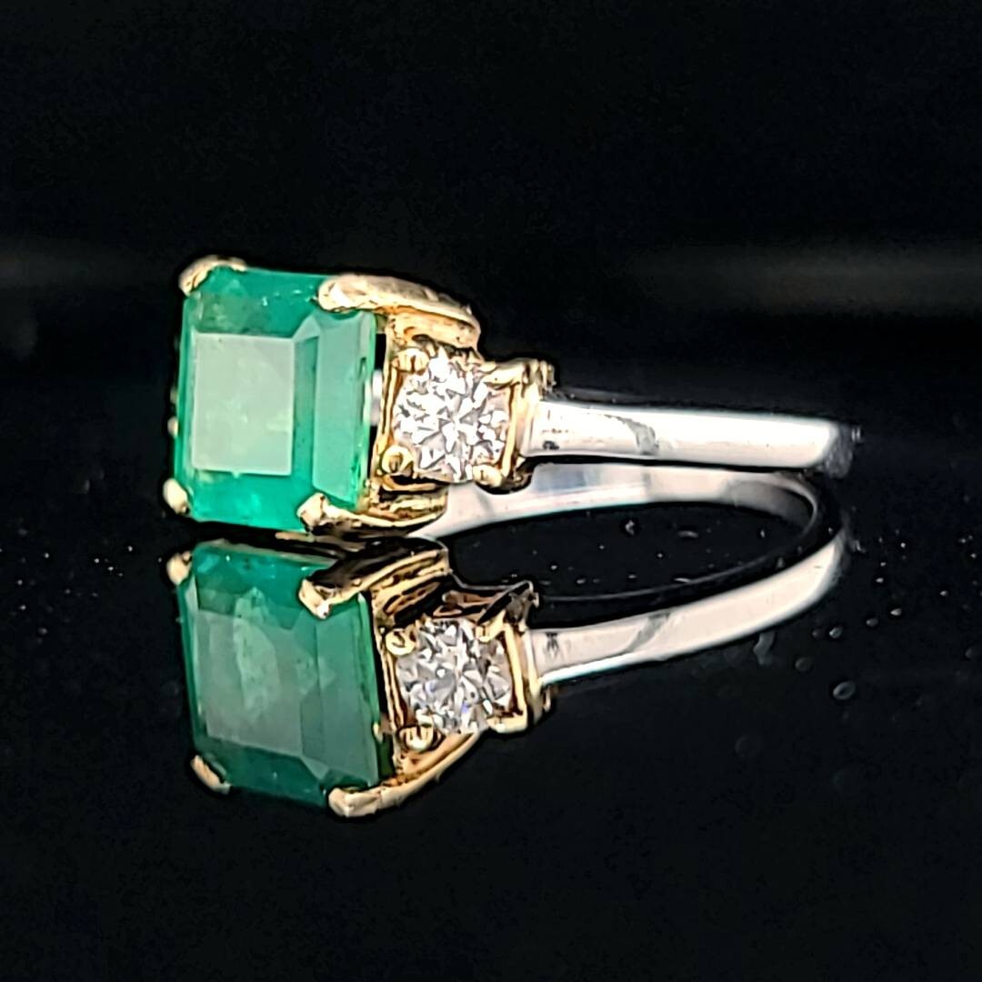 Vintage 14K Gold Engagement Ring 2.21CT. Natural Green Emerald Square Shape