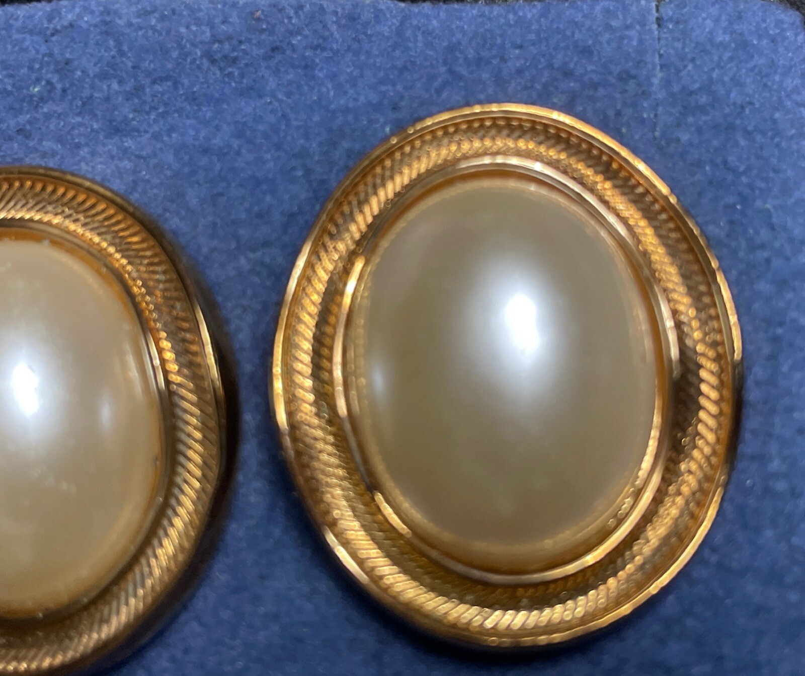 Vintage Avon N.A. Goldtone And Faux Pearl Earrings.