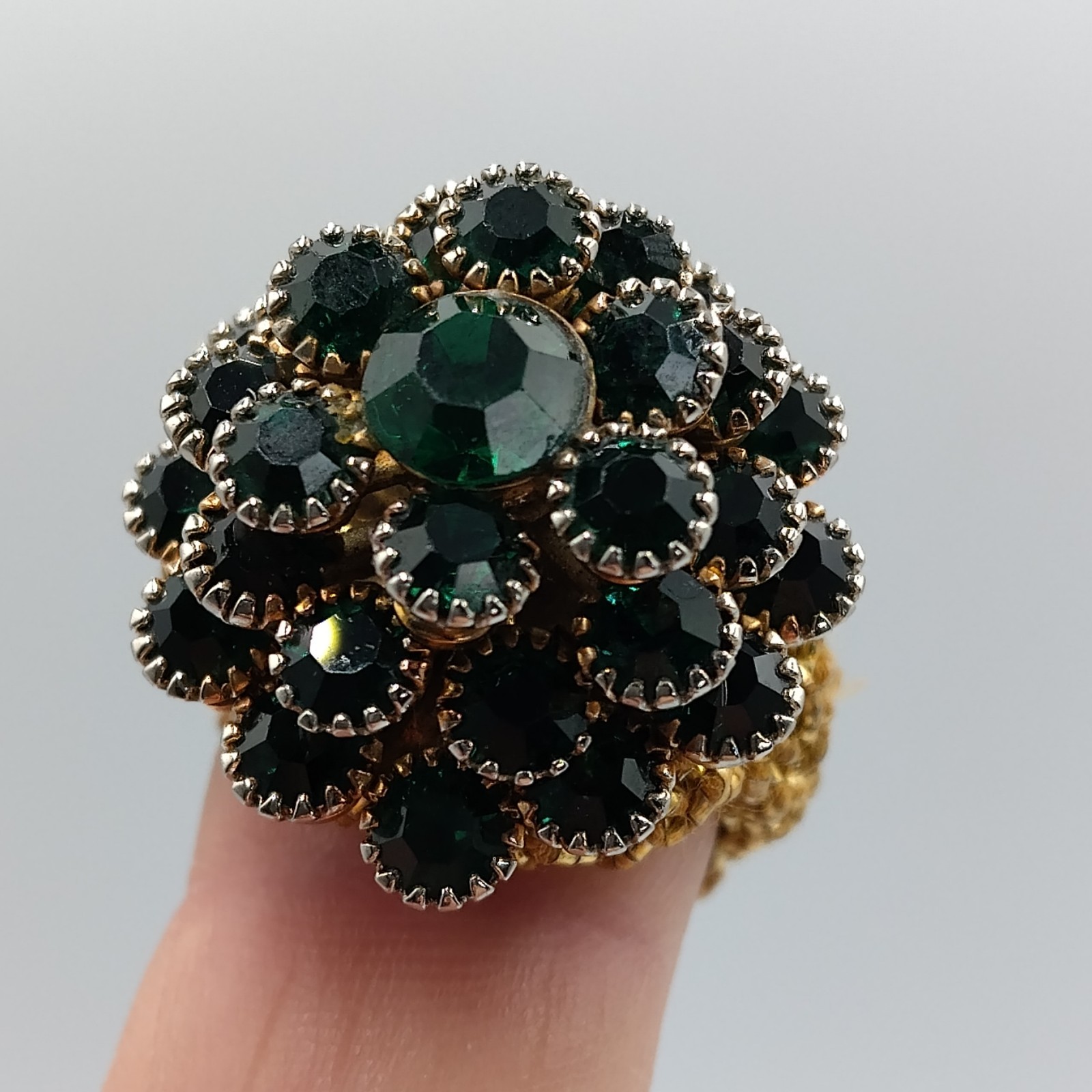 Vintage Dome Ring Green Rhinestone with Woven Stretch Golden Band