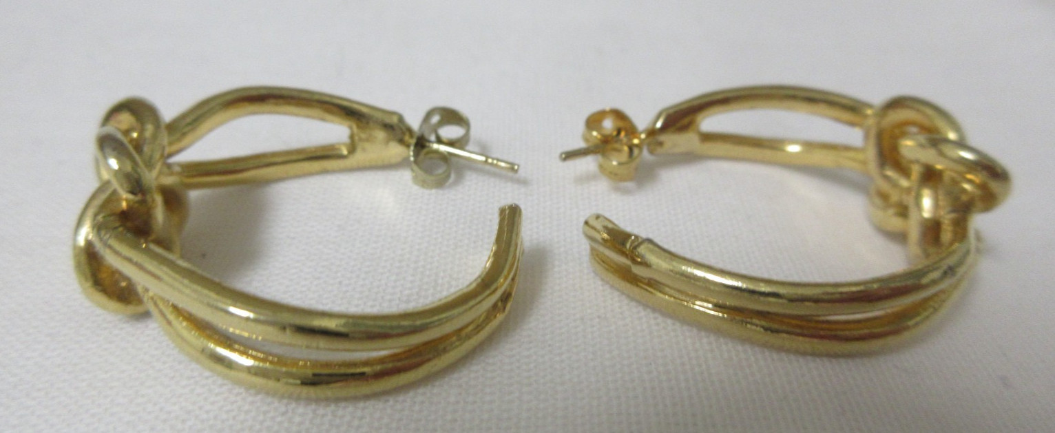Vintage Gold Tone Knotted Hoop Pierced Earrings – No metal wear