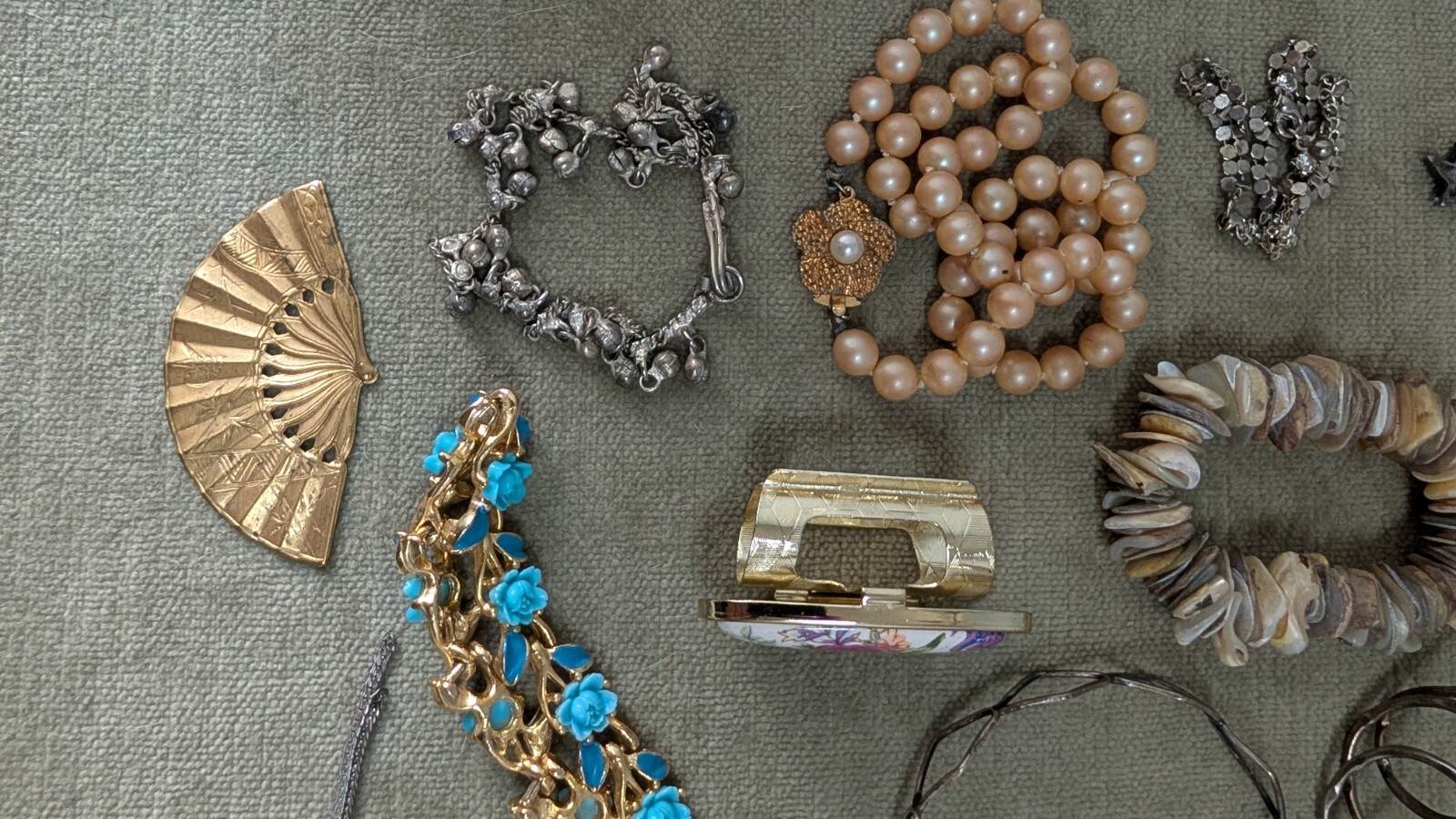 Lot of 55+ Vintage MCM Fashion Jewelery USA Italy and Unknow