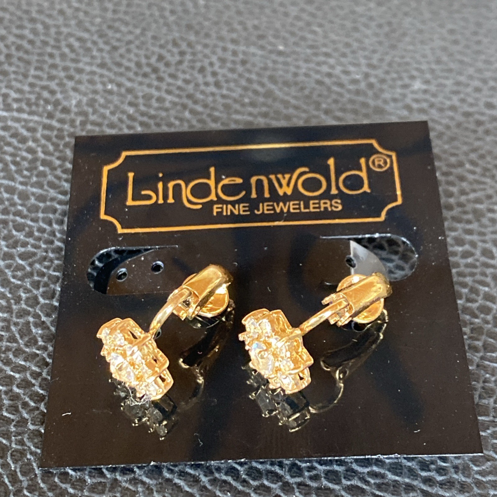 Vtg Lindenwold Fine Jewelers Gold Tone Faced Crystal Rhinestone Cubic Z Clip On