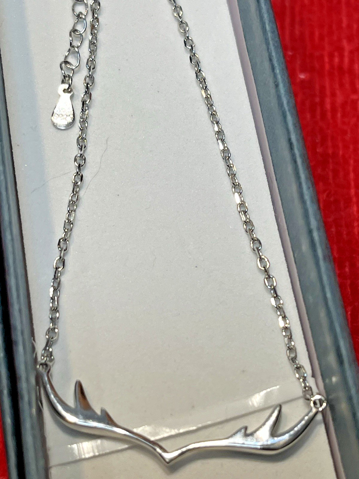 Vintage Sterling Silver .925 Shiny Antler Necklace 1 3/8″ Long & 18″ L Chain