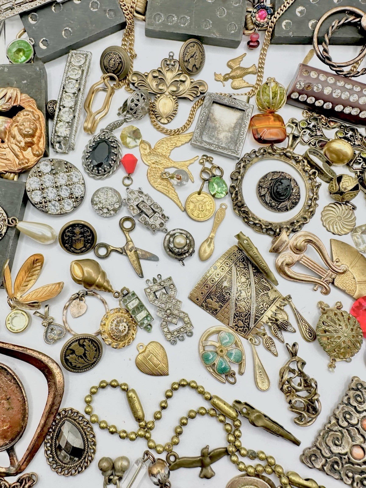 Antique VTG Harvest Jewelry Clasps Charms Brooch Pendants Buttons Repurpose Read