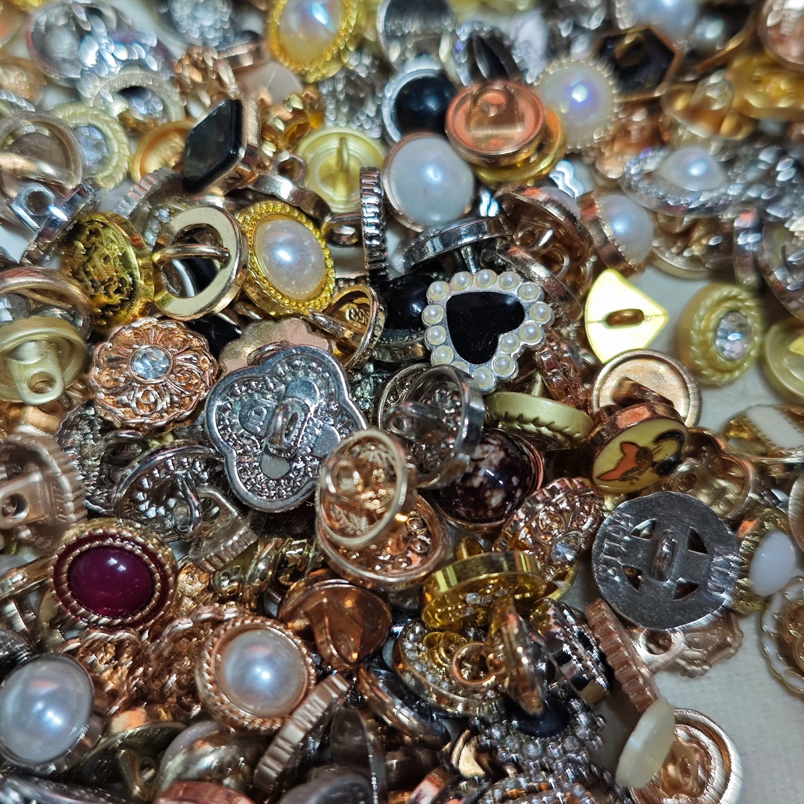 100pcs Vintage Retro Iron Metal Buttons Mixed 1-2cm Sewing Collection Crafts