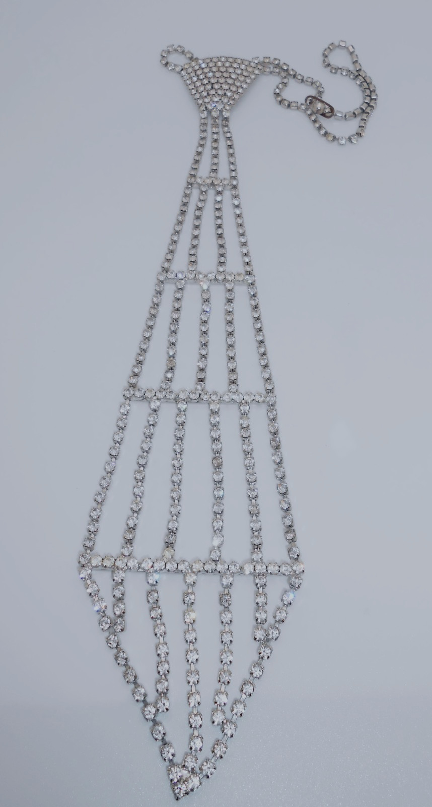 Vintage Women’s Neck Tie Clear Glass Rhinestone Necklace Hook Closure N22