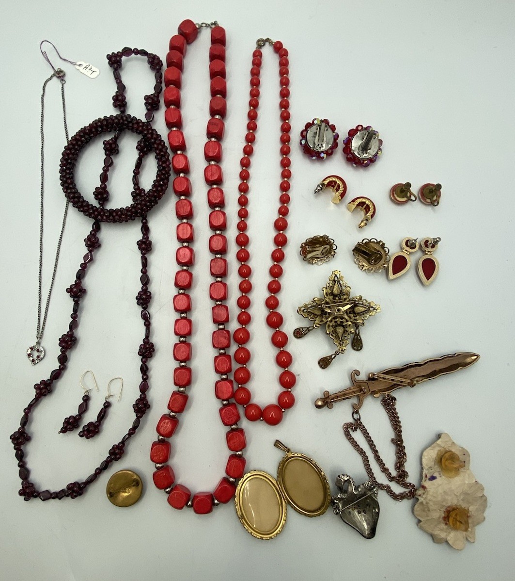 VINTAGE Red Jewelry Lot 17 Pcs 12oz Garnet Set Rhinestone Brooch Movie Prop