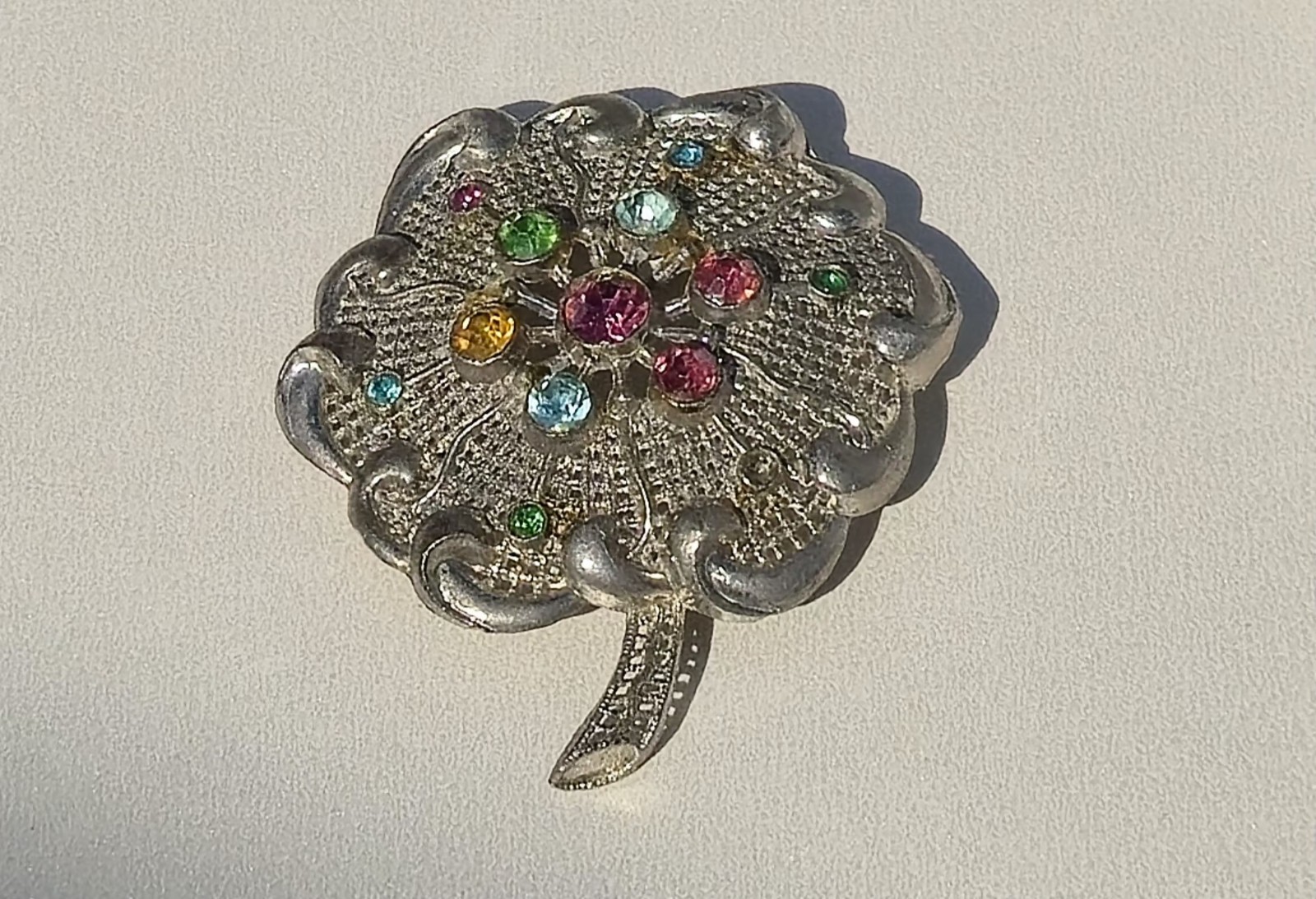 Vintage Little Nemo LN Rhinestone Floral Clover 1930s – 40s Brooch Pin Jewelry