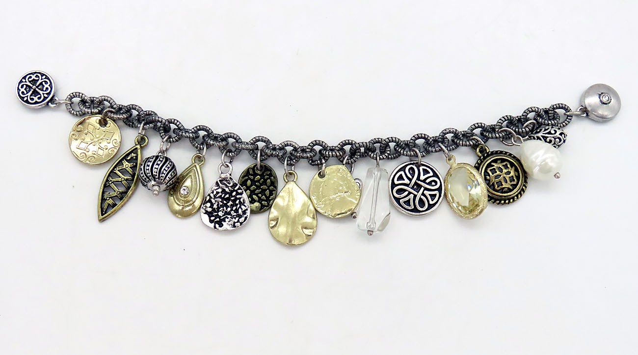 LOVELY 1980s GOLD & SILVERED COLORED CHARM BRACELET 15 CHARMS