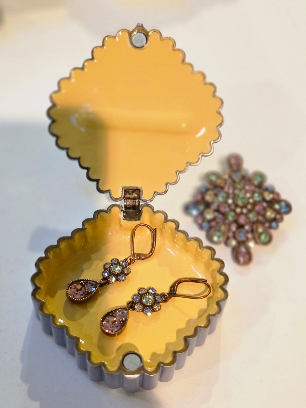 joan rivers jeweled secrets keepsake box Treasured Reverie brooch earrings pin