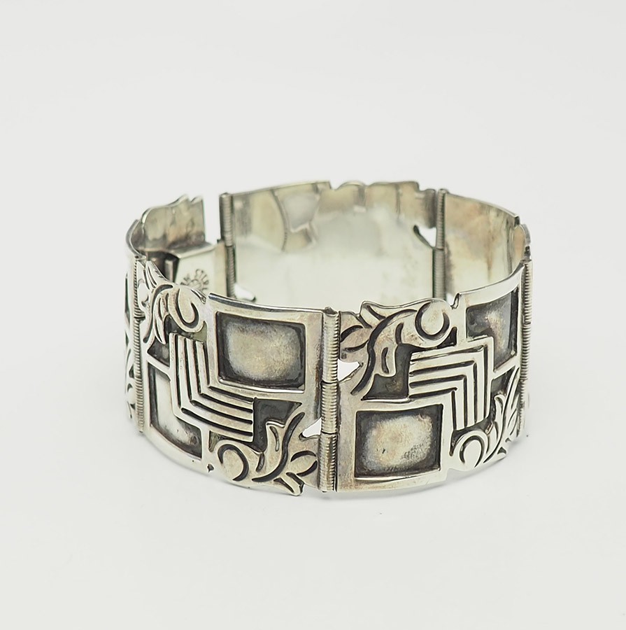 Vintage traditional design sterling silver panel bracelet Mexico