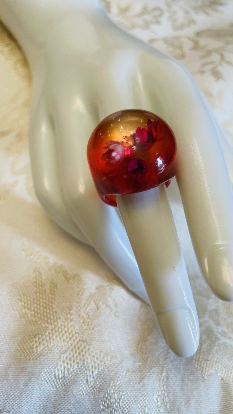 Lucite Resin Ring Encased Flowers Size 8 Pink Orange Translucent Groovy