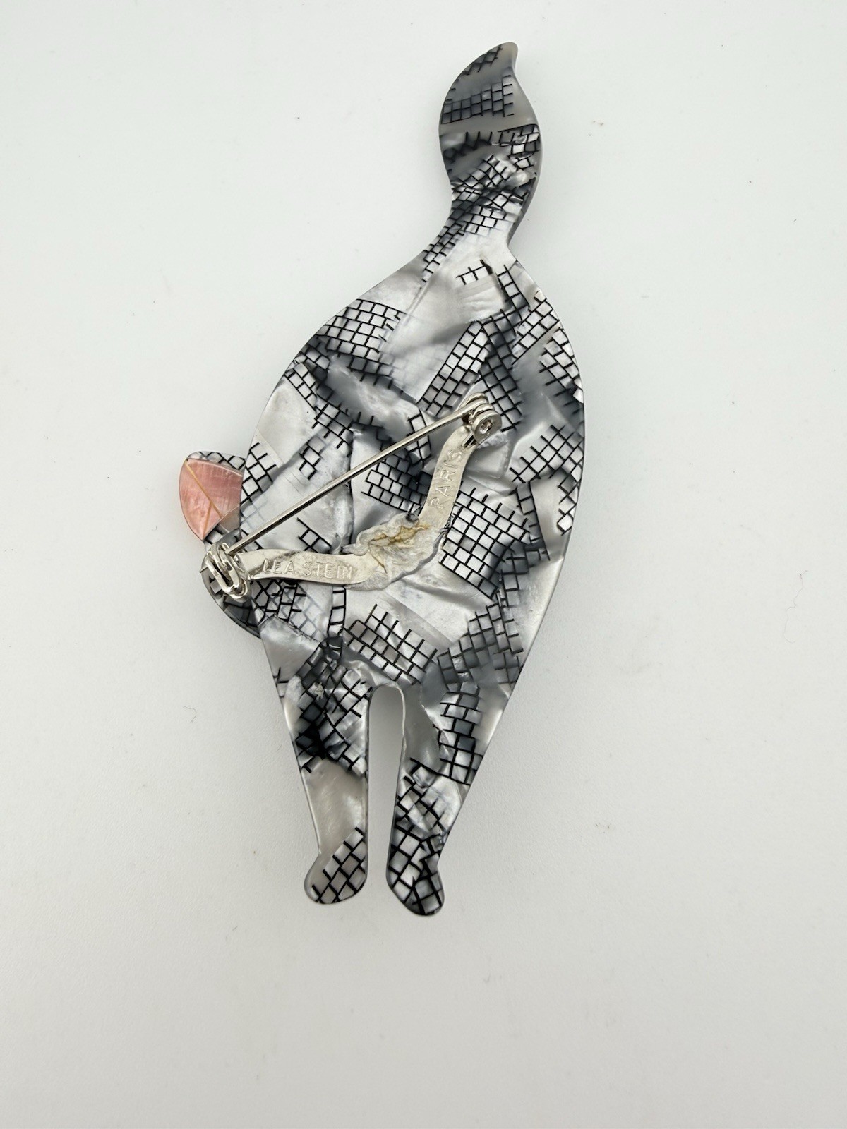 LEA STEIN PARIS RARE GREY QUARRELSOME BACCUS THE CAT ACETATE BROOCH K802C