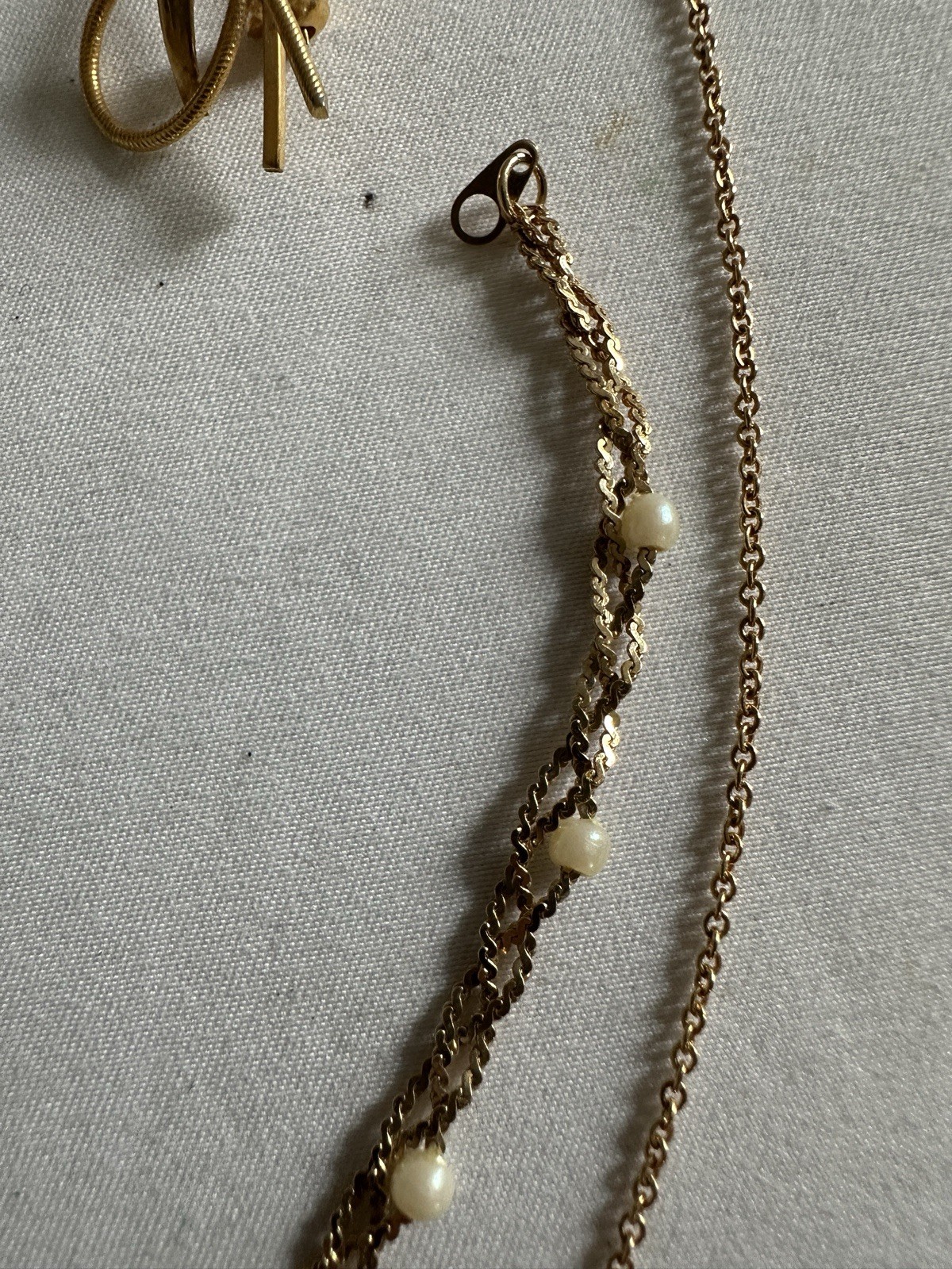 vintage faux pearl jewelry lot Necklace Bracelet Brooch Gold Tone